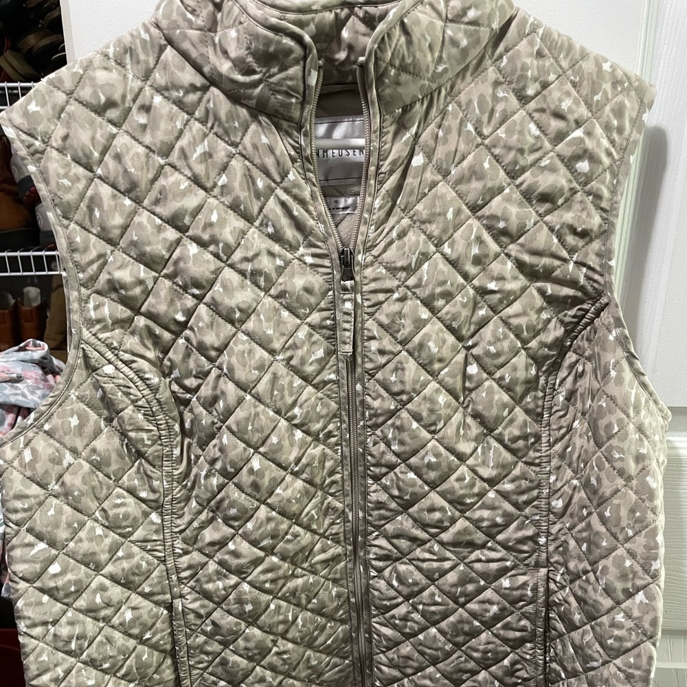 Van-Heusen leopard print vest.